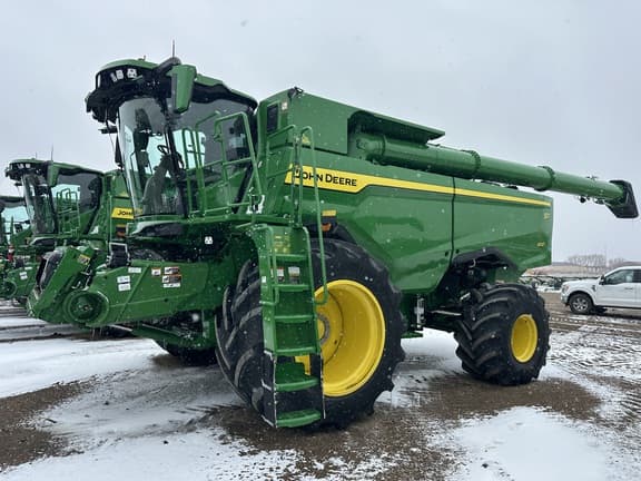 Image of John Deere S7 800 Primary image