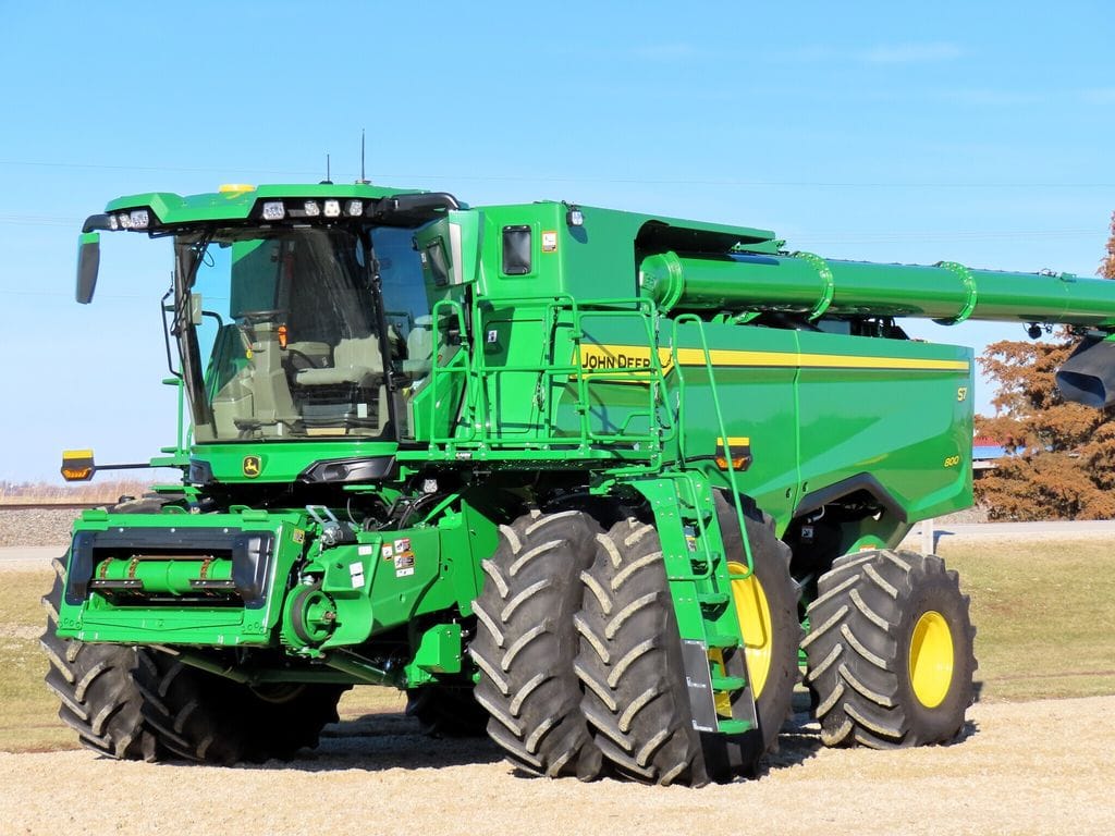 2025 John Deere S7 800 Equipment Image0