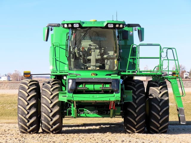 Image of John Deere S7 800 equipment image 4