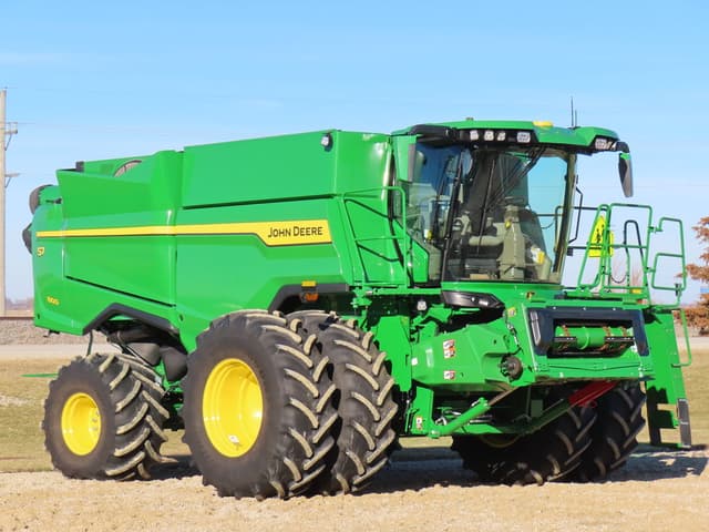 Image of John Deere S7 800 equipment image 1