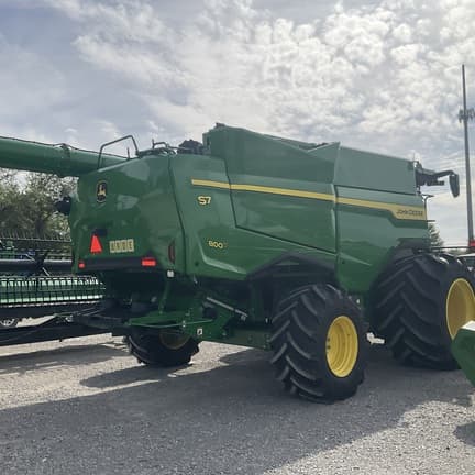 Image of John Deere S7 800 equipment image 2