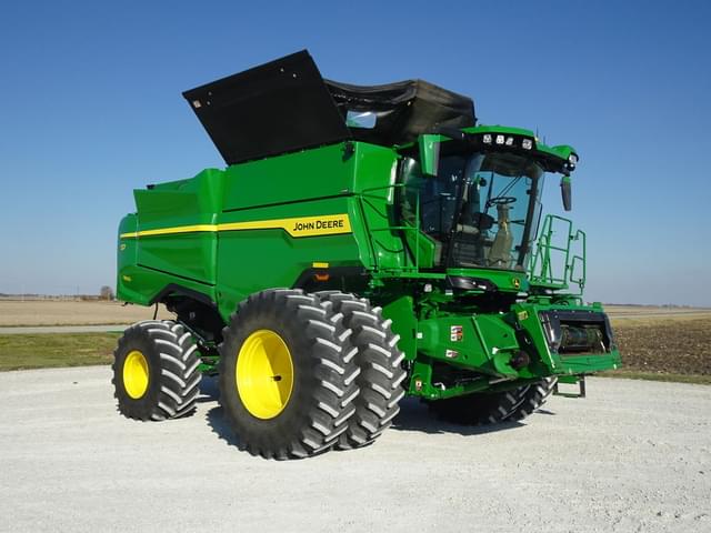 Image of John Deere S7 800 equipment image 1