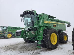 2025 John Deere S7 800 Image
