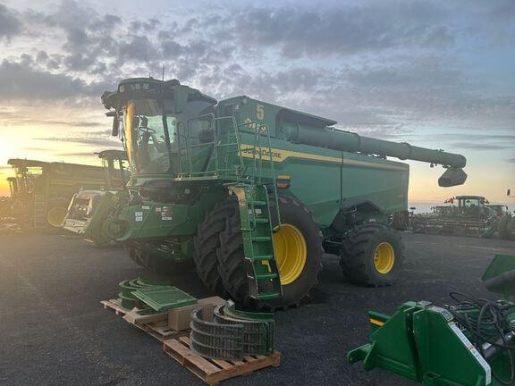 Image of John Deere S7 800 equipment image 3