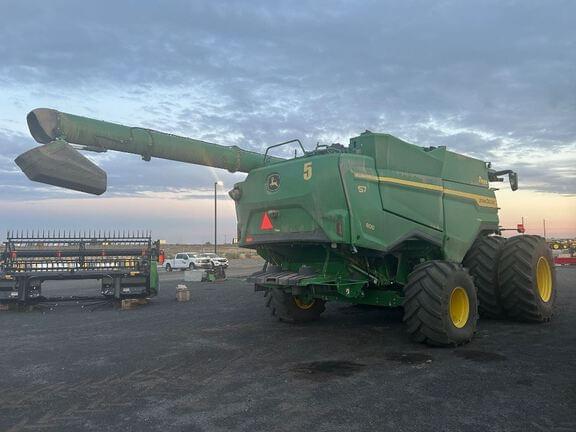 Image of John Deere S7 800 equipment image 1