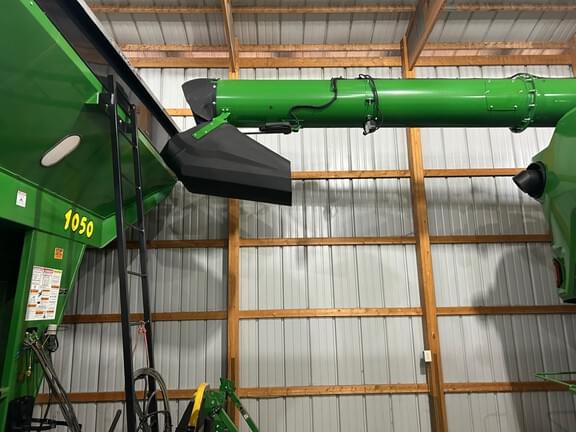 Image of John Deere S7 800 equipment image 3