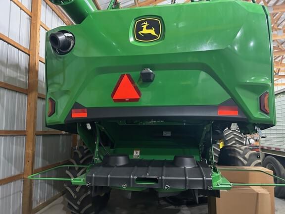 Image of John Deere S7 800 equipment image 4