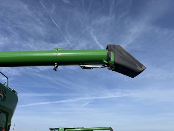 Image of John Deere S7 800 equipment image 3