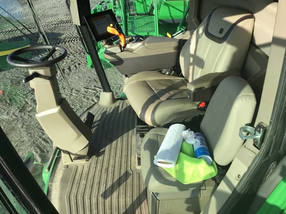 Image of John Deere S7 800 equipment image 4