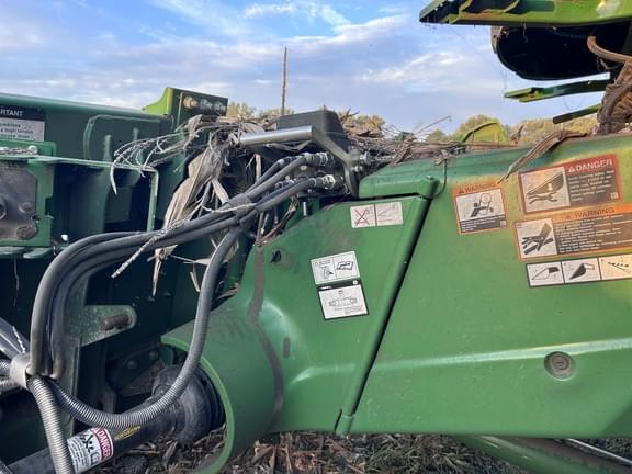 Image of John Deere S7 800 equipment image 4