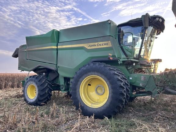 Image of John Deere S7 800 Primary image