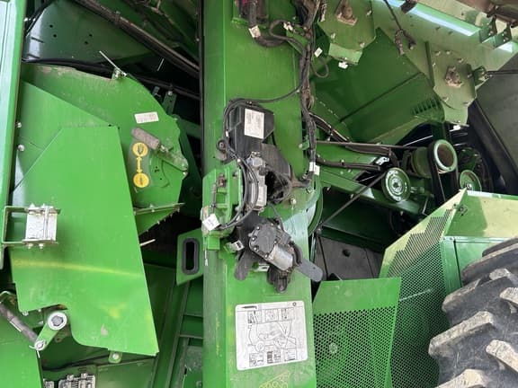 Image of John Deere S7 800 equipment image 1