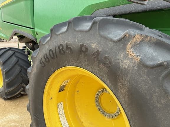 Image of John Deere S7 800 equipment image 1