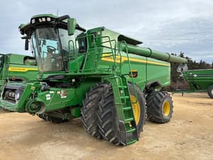 2025 John Deere S7 800 Image