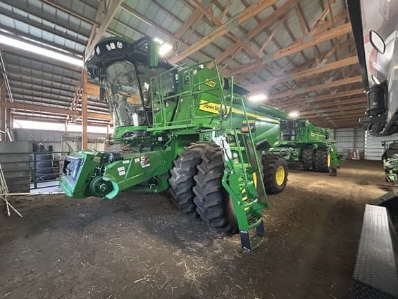 Image of John Deere S7 800 equipment image 2