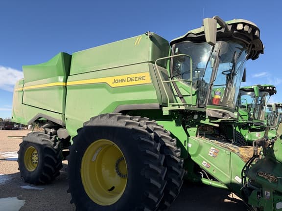 Image of John Deere S7 800 equipment image 1