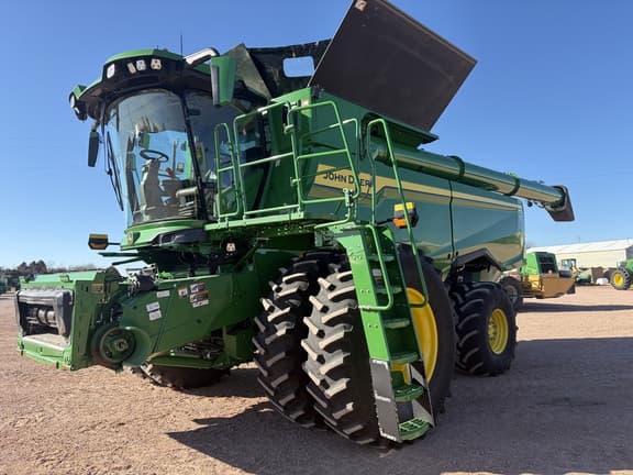 Image of John Deere S7 800 equipment image 1