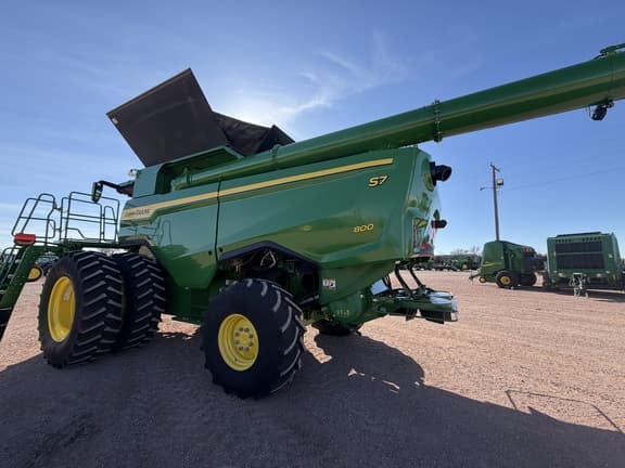 Image of John Deere S7 800 equipment image 4