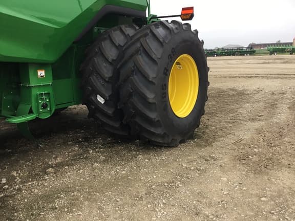 Image of John Deere S7 800 equipment image 2