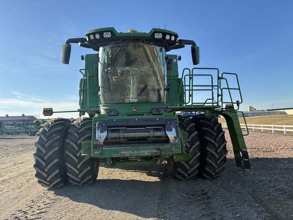 Image of John Deere S7 800 equipment image 1