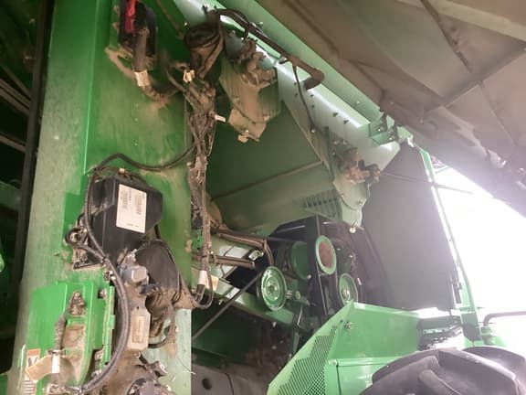 Image of John Deere S7 800 equipment image 3