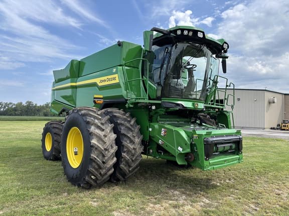 Image of John Deere S7 800 equipment image 1