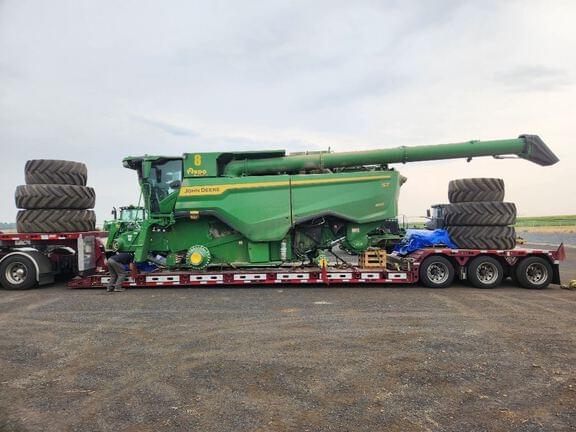 Image of John Deere S7 800 equipment image 1