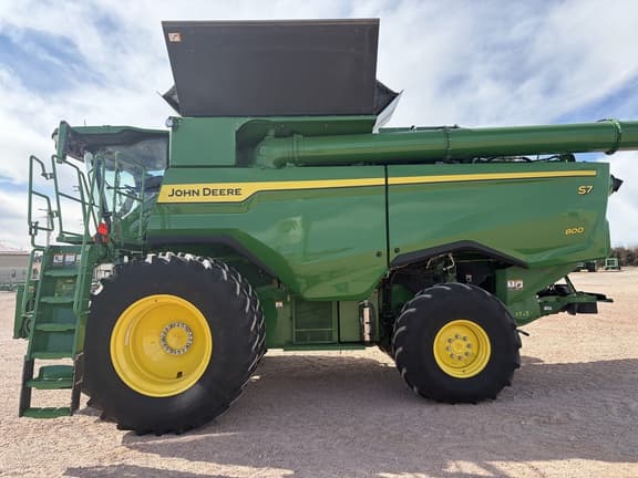 Image of John Deere S7 800 equipment image 2