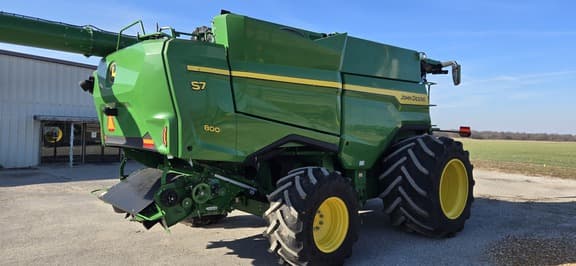 Image of John Deere S7 800 equipment image 3