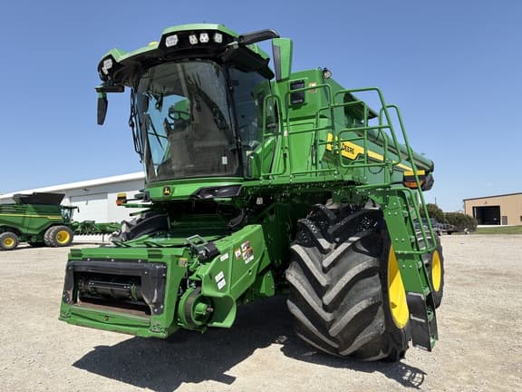 Image of John Deere S7 800 equipment image 4
