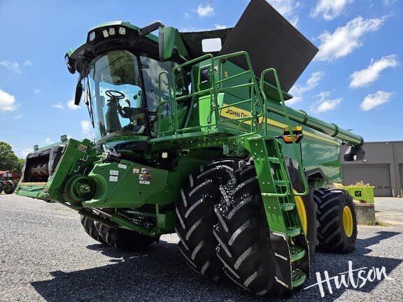Image of John Deere S7 800 equipment image 1