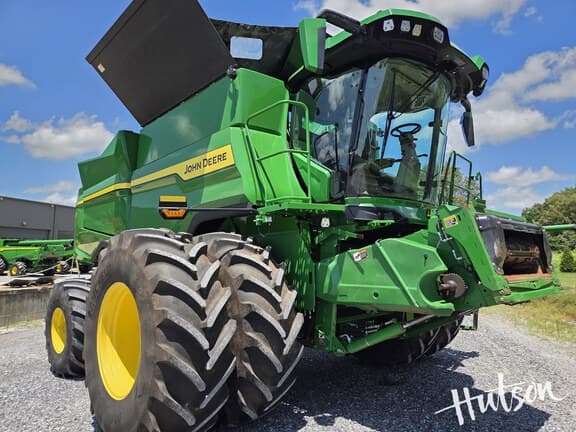 Image of John Deere S7 800 Primary image