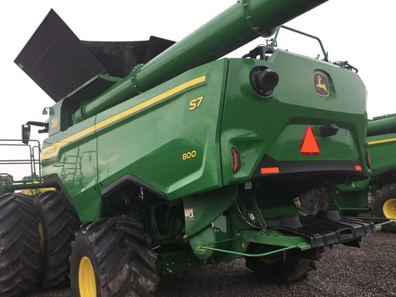 Image of John Deere S7 800 equipment image 1