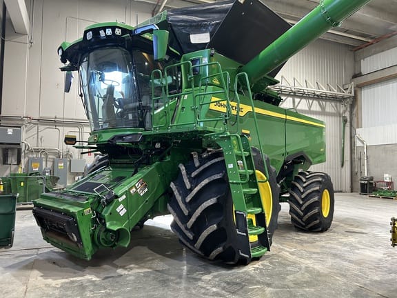 2025 John Deere S7 800 Equipment Image0
