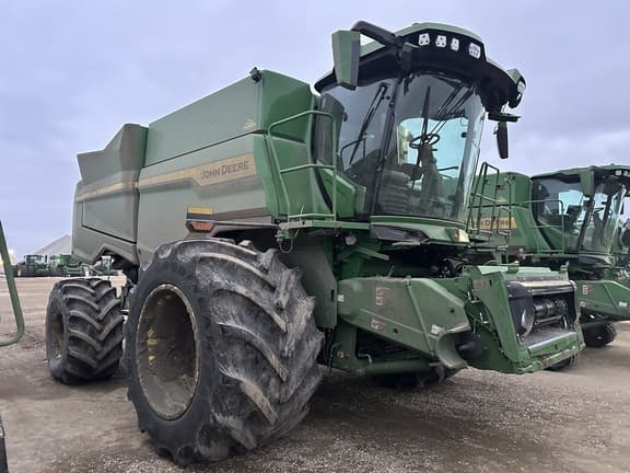 Image of John Deere S7 800 Image 1
