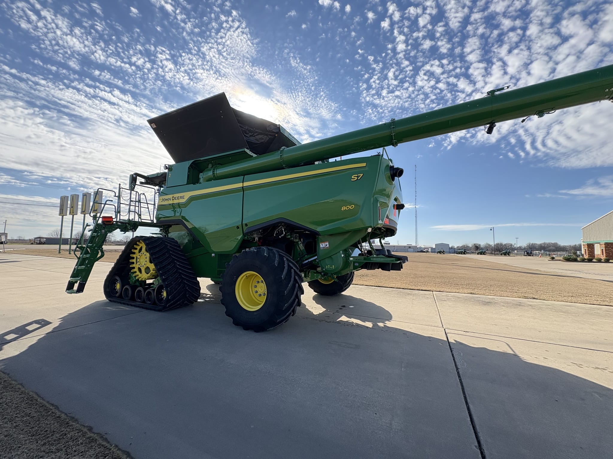 2025 John Deere S7 800 Equipment Image0