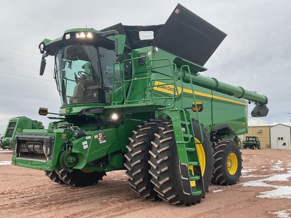 Image of John Deere S7 800 equipment image 4