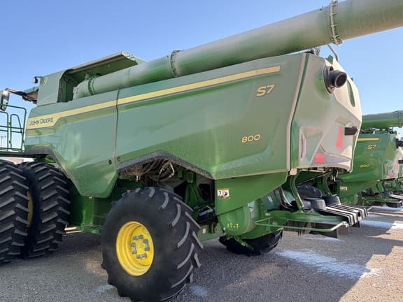 Image of John Deere S7 800 equipment image 2