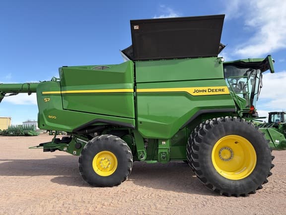 Image of John Deere S7 800 equipment image 2