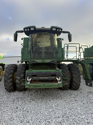 Image of John Deere S7 800 equipment image 1