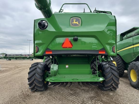 Image of John Deere S7 800 equipment image 2