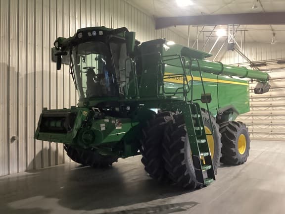 Image of John Deere S7 800 equipment image 1