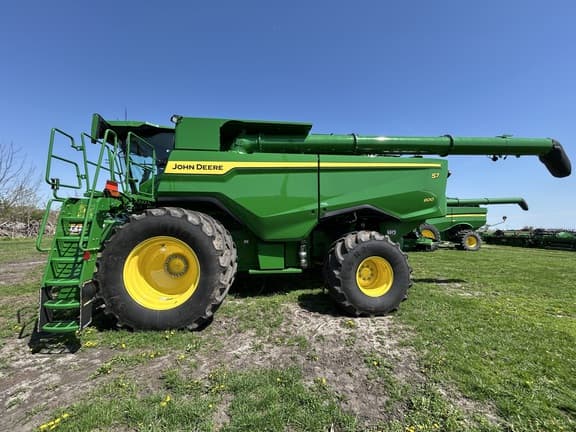 Image of John Deere S7 800 equipment image 1