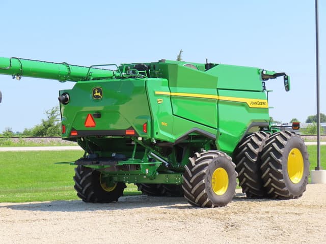 Image of John Deere S7 800 equipment image 4