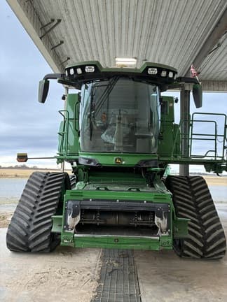 Image of John Deere S7 800 equipment image 1