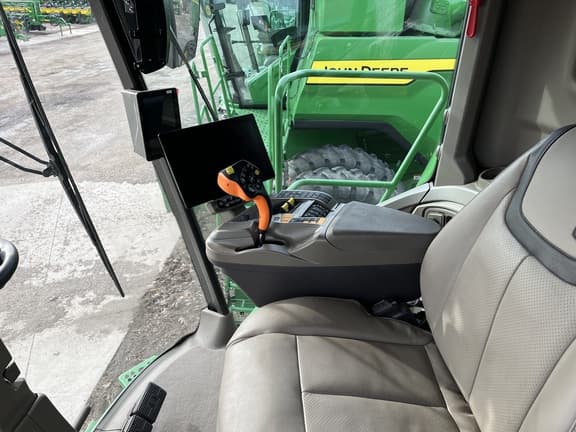 Image of John Deere S7 800 equipment image 2