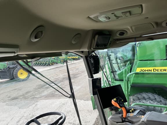Image of John Deere S7 800 equipment image 3