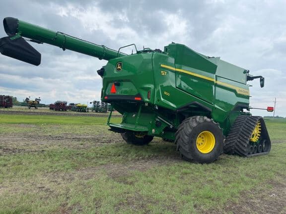 Image of John Deere S7 800 equipment image 4