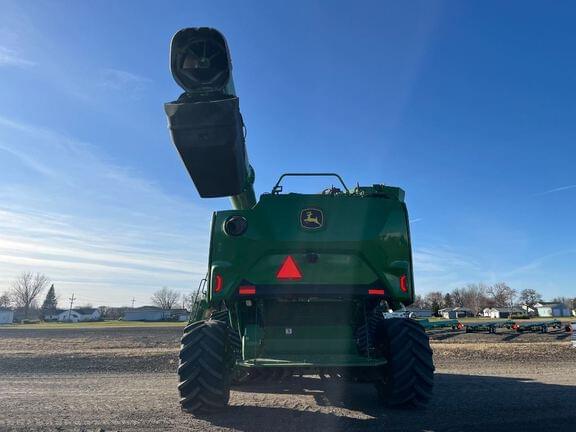 Image of John Deere S7 800 equipment image 3