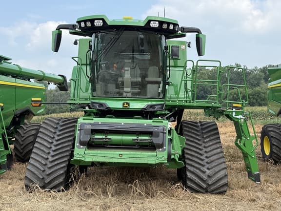 Image of John Deere S7 800 equipment image 2